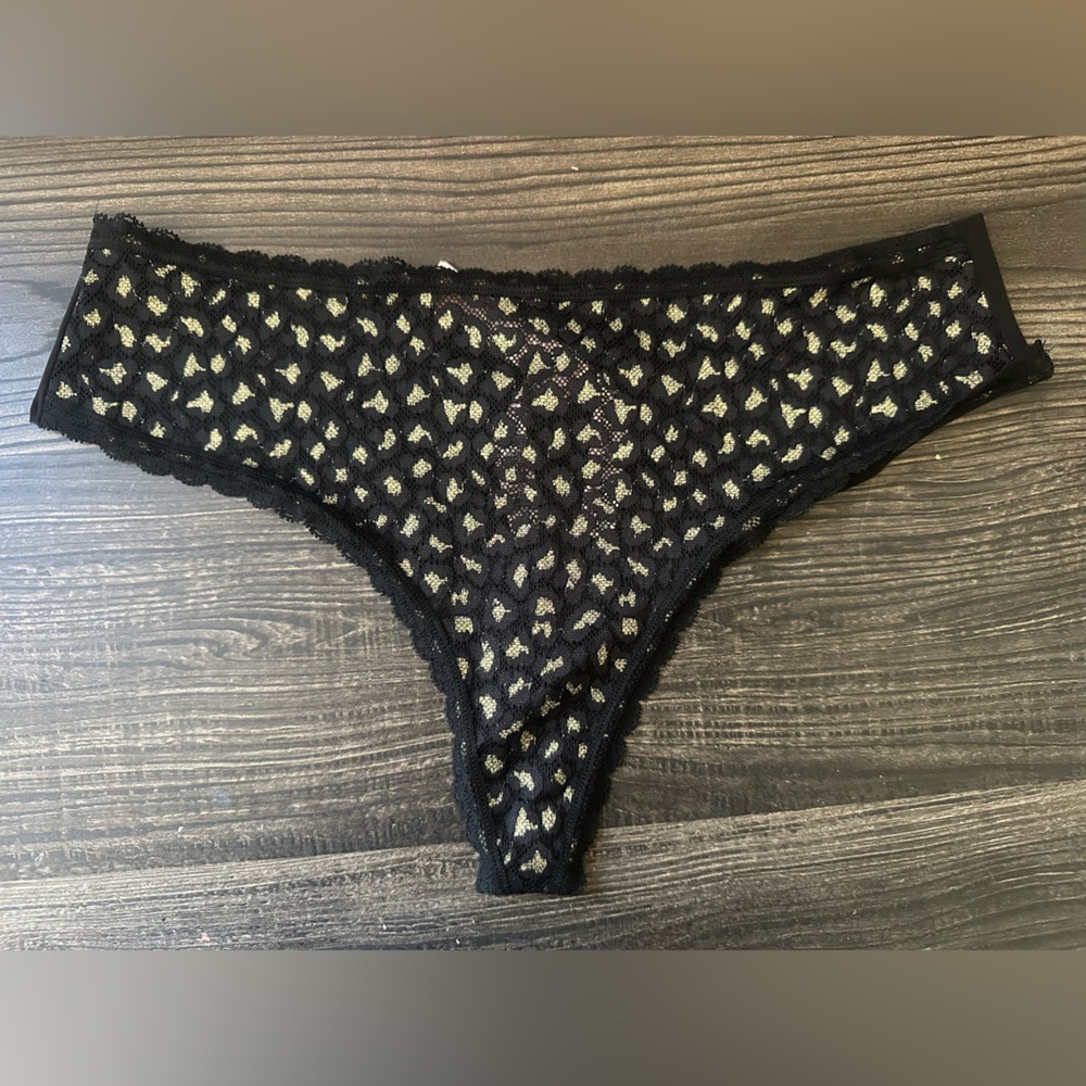 VS Seamless Lace Thong
